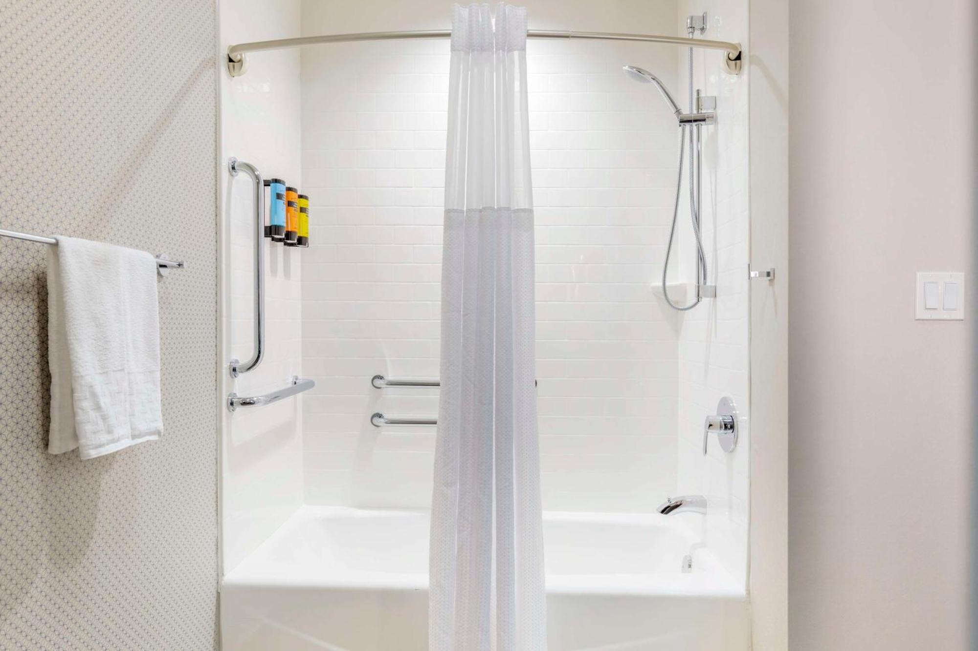 Glō Western Dallas 3*
